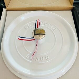 Staub White Round Cocotte Dutch Oven 4qt